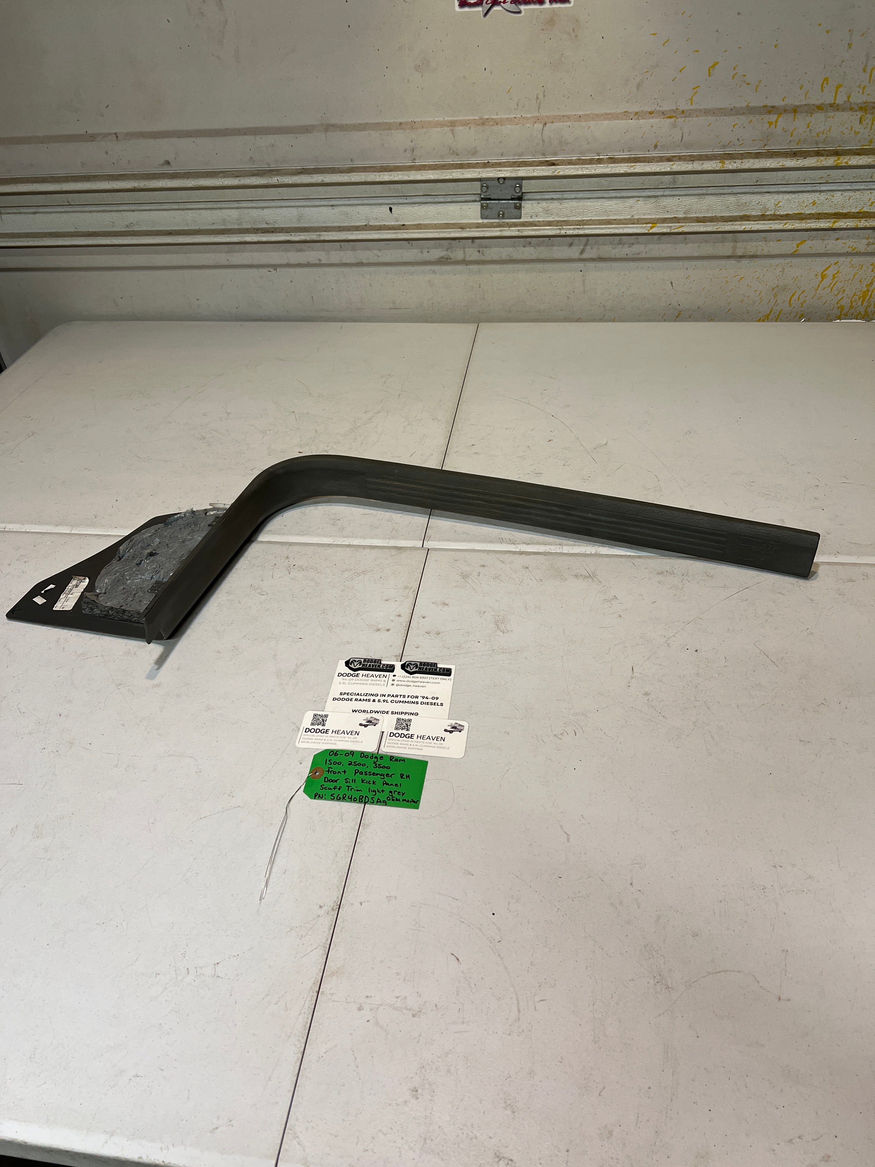 2006-2009 Dodge Ram 1500-3500 Passenger Door Sill Kick Panel Light Grey
