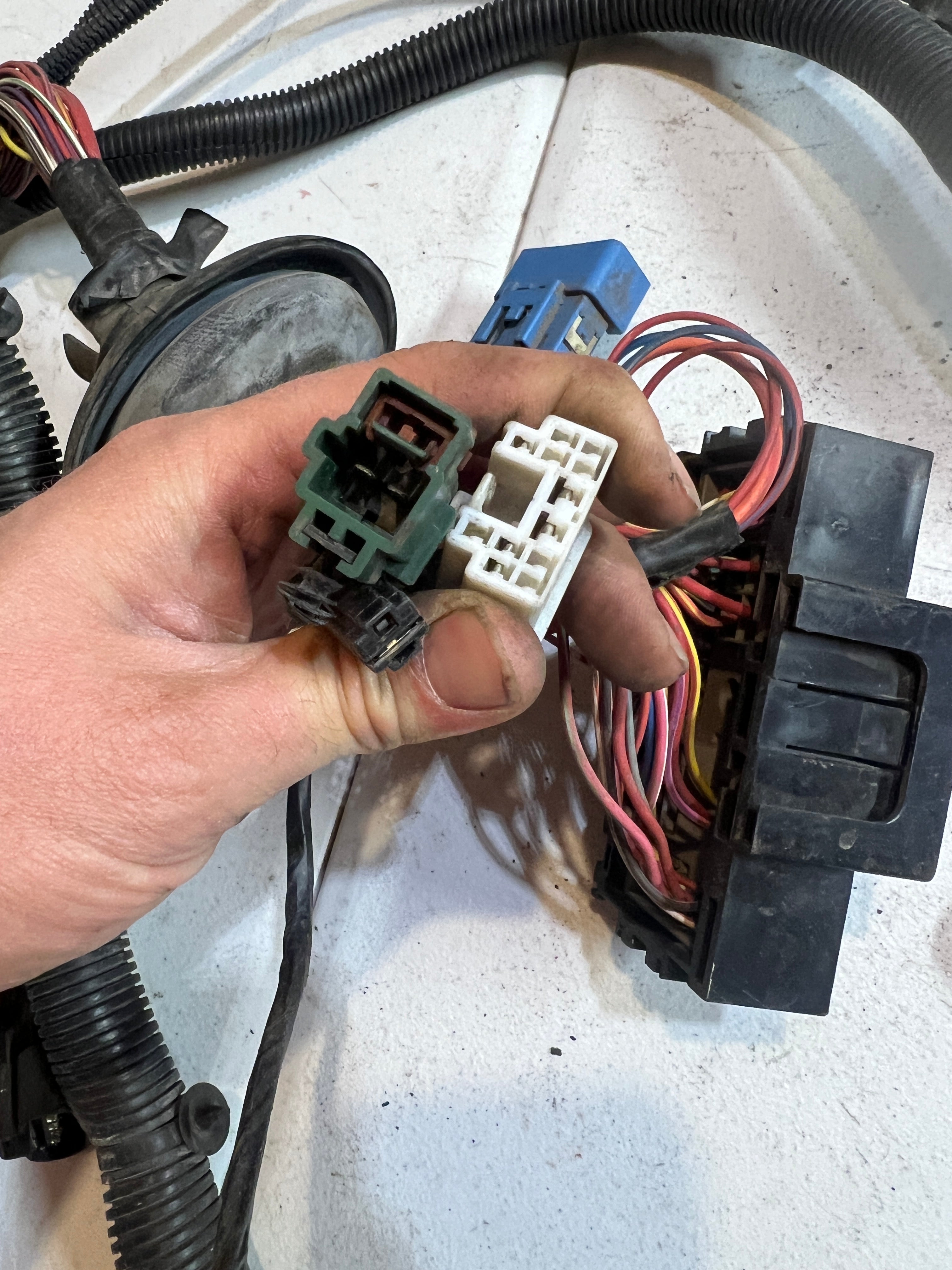 2005-2005 Dodge Ram 1500-3500 5.7L Hemi Engine Bay Wiring Harness