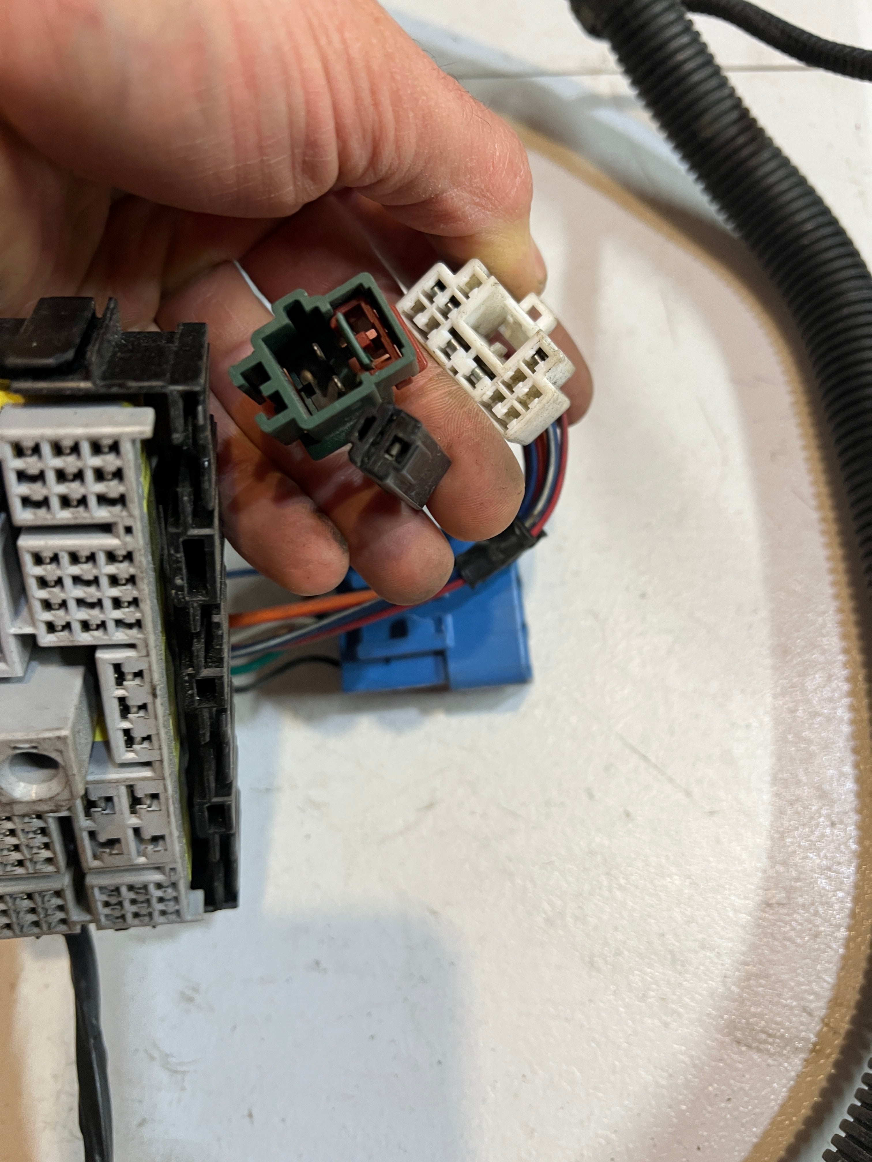 2006-2006 Dodge Ram 1500 2500 3500 5.7L Hemi Engine Bay Wiring Harness