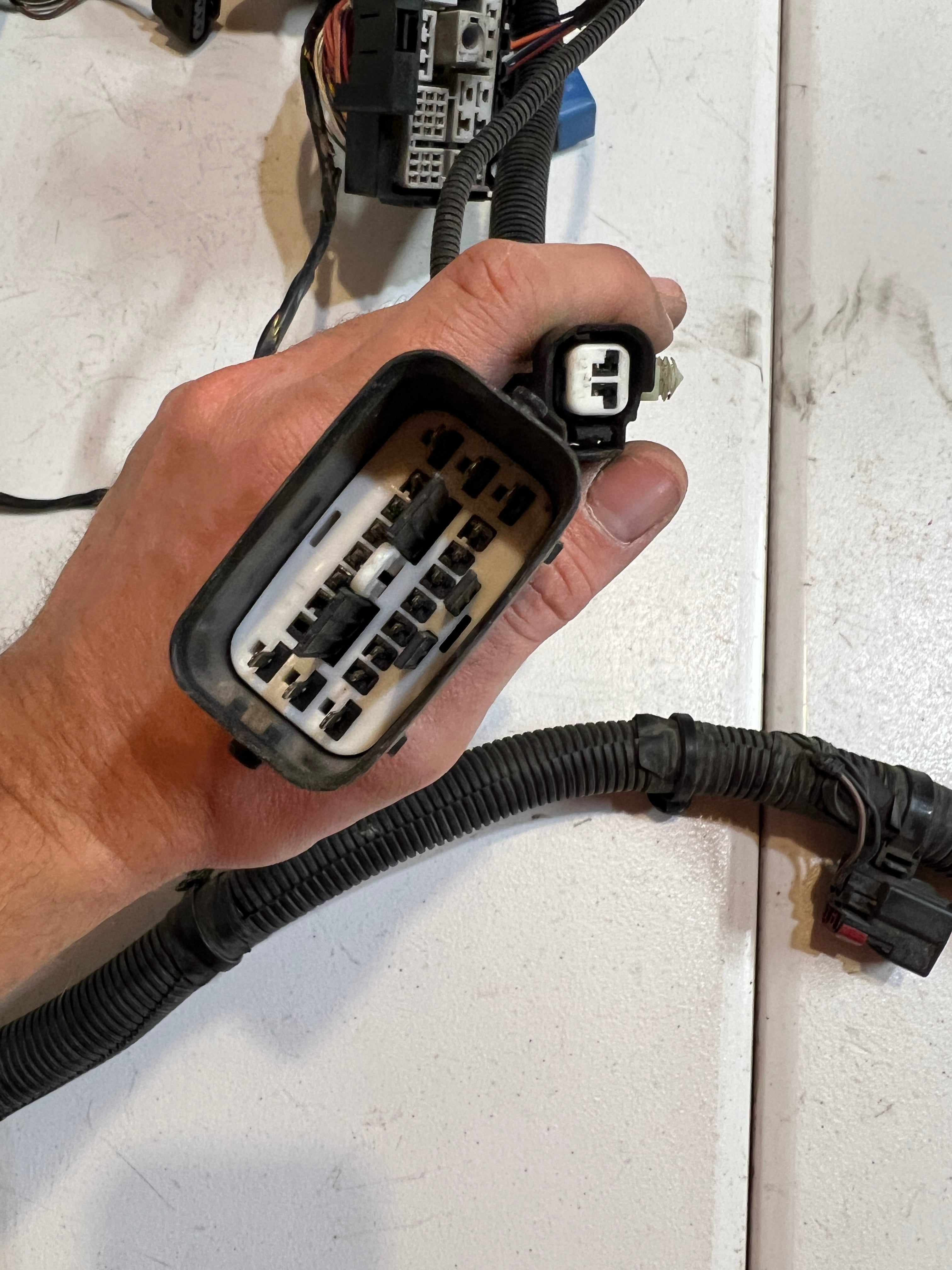 2006-2006 Dodge Ram 1500 2500 3500 5.7L Hemi Engine Bay Wiring Harness