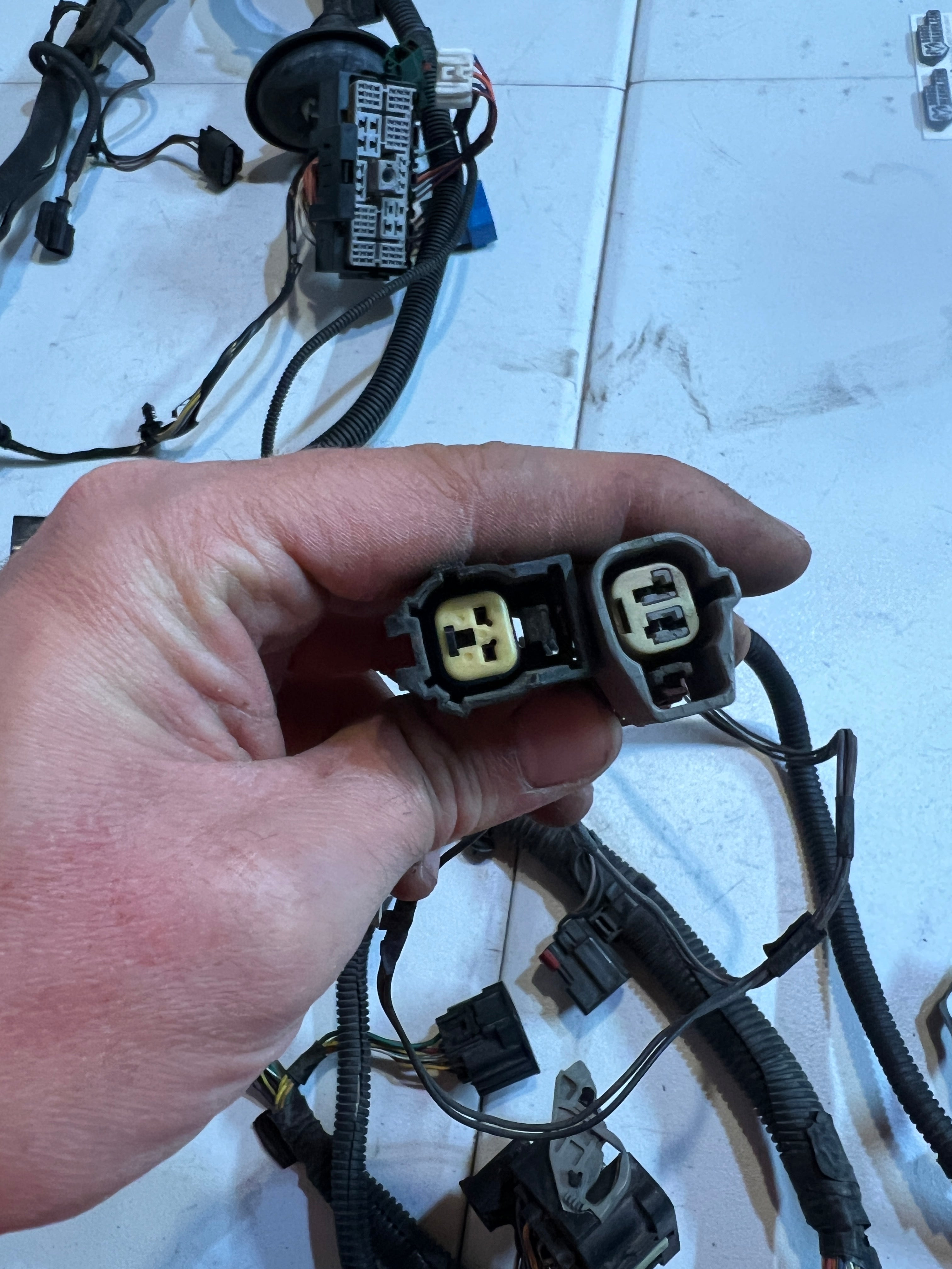 2006-2006 Dodge Ram 1500 2500 3500 5.7L Hemi Engine Bay Wiring Harness