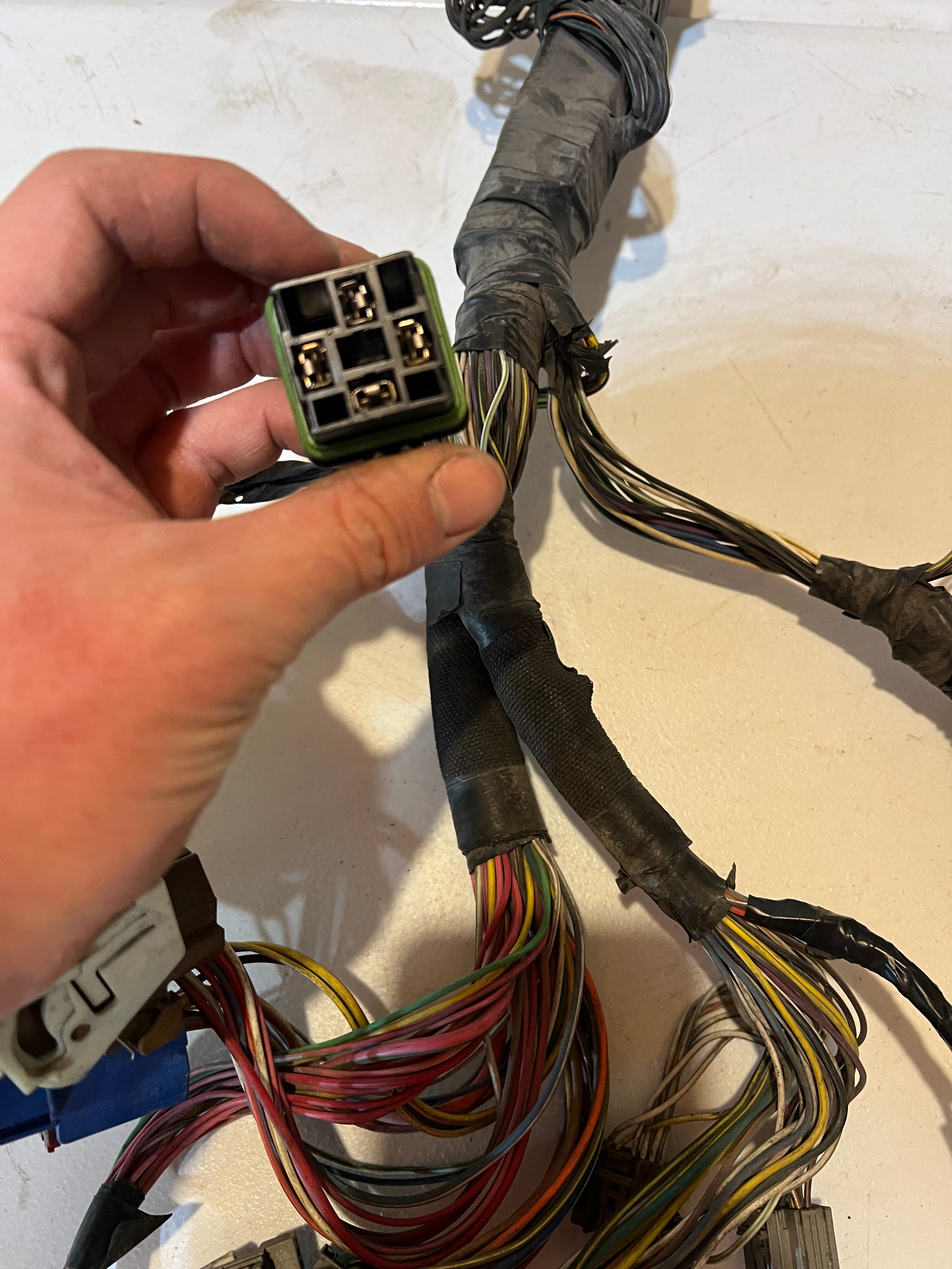 2006-2006 Dodge Ram 1500 2500 3500 5.7L Hemi Engine Bay Wiring Harness