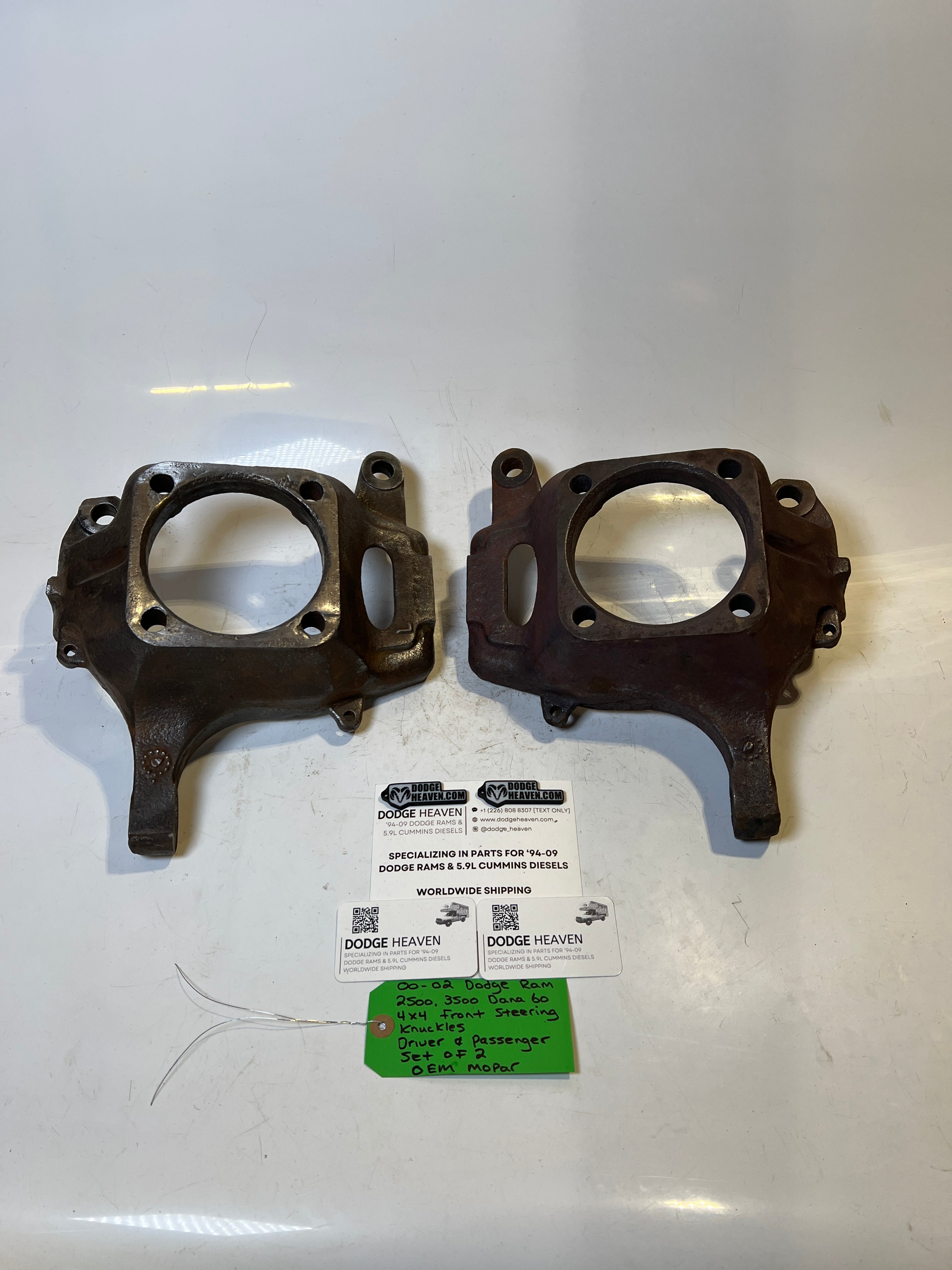 2000-2002 Dodge Ram 2500 3500 4x4 Dana 60 Front Steering Knuckles LH & RH