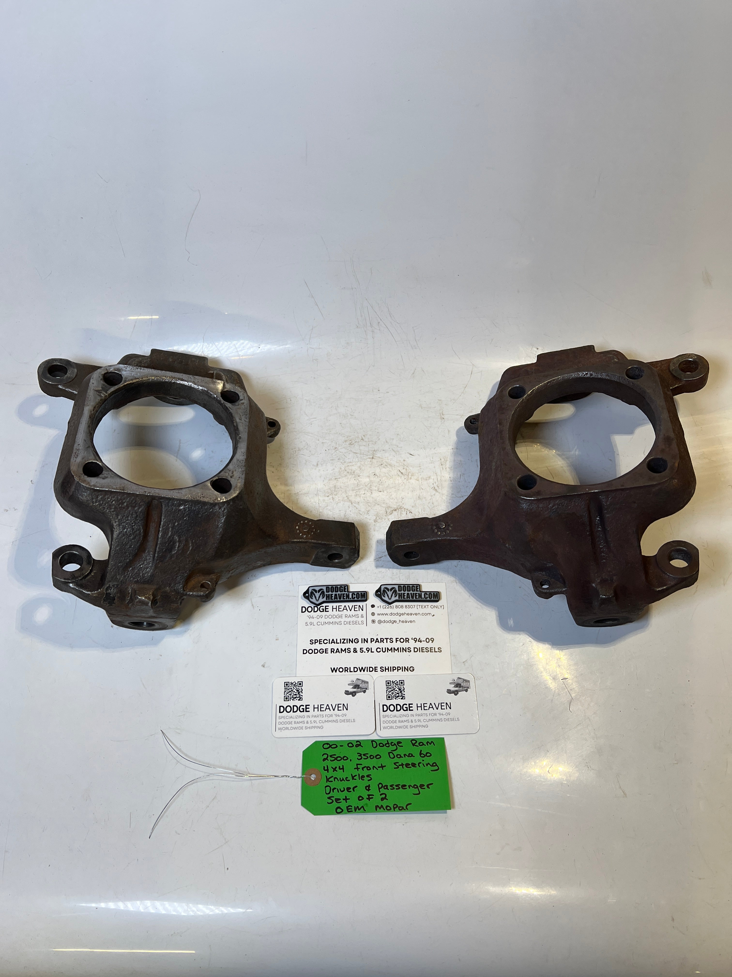 2000-2002 Dodge Ram 2500 3500 4x4 Dana 60 Front Steering Knuckles LH & RH