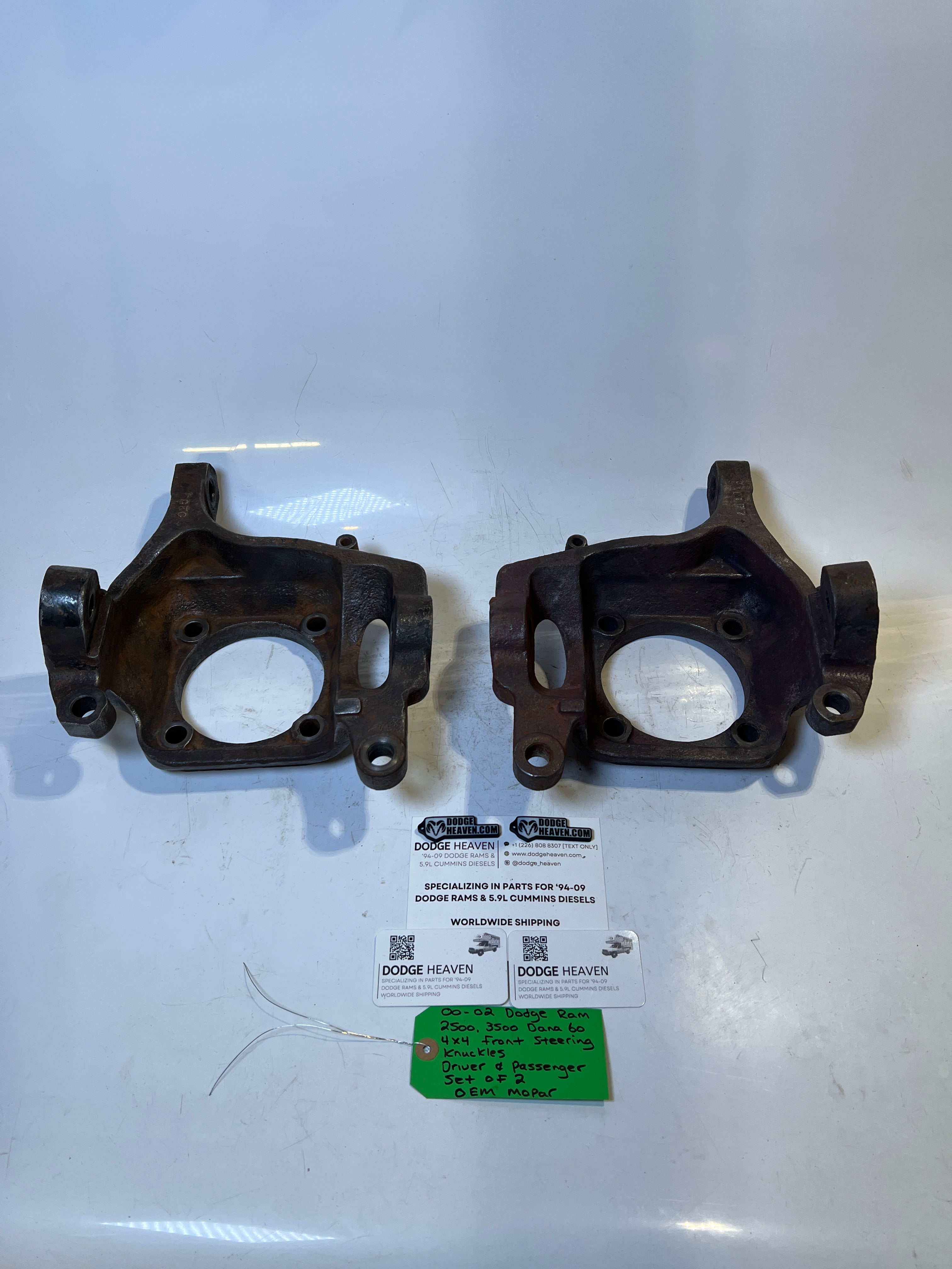 2000-2002 Dodge Ram 2500 3500 4x4 Dana 60 Front Steering Knuckles LH & RH