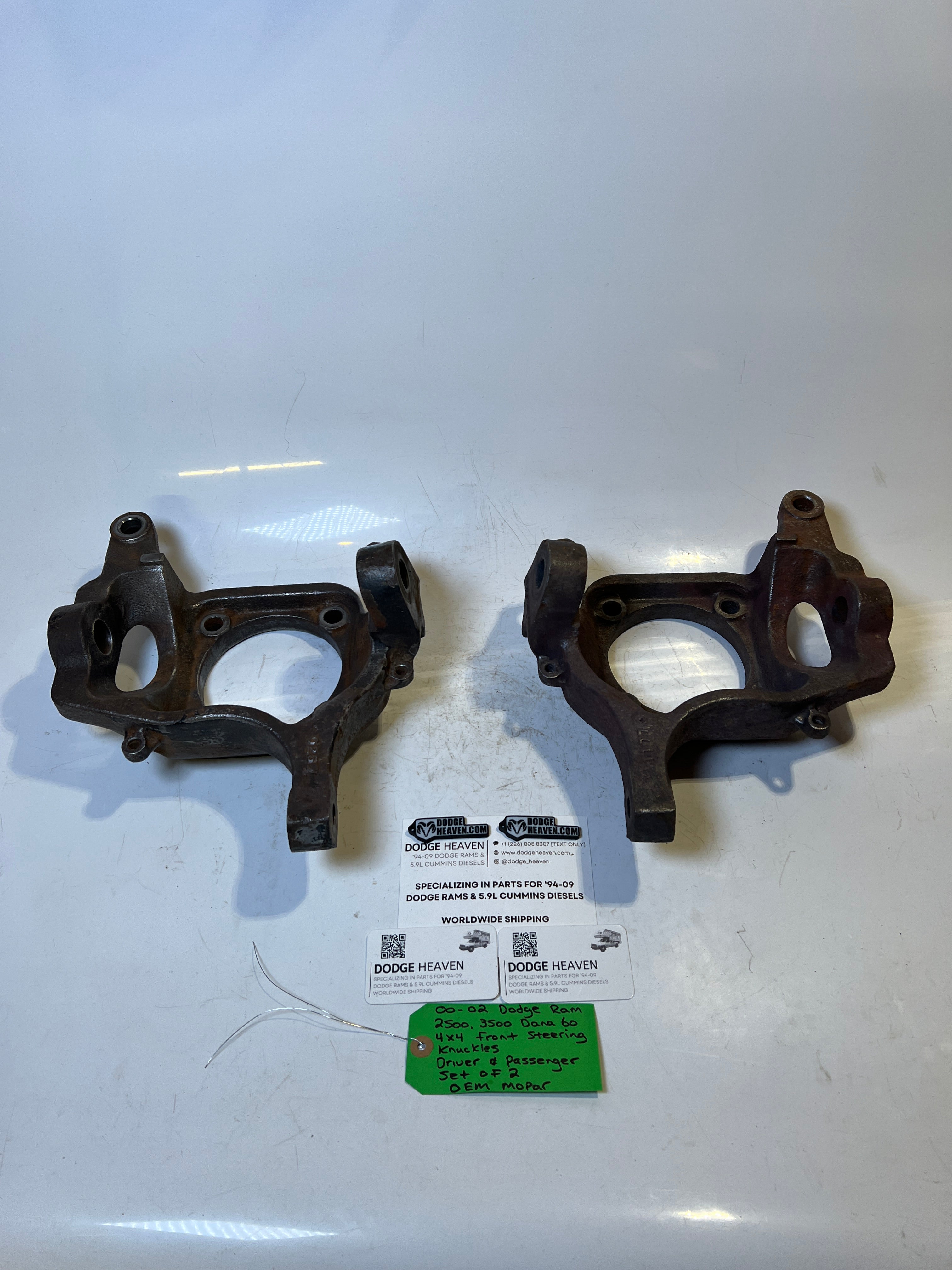 2000-2002 Dodge Ram 2500 3500 4x4 Dana 60 Front Steering Knuckles LH & RH