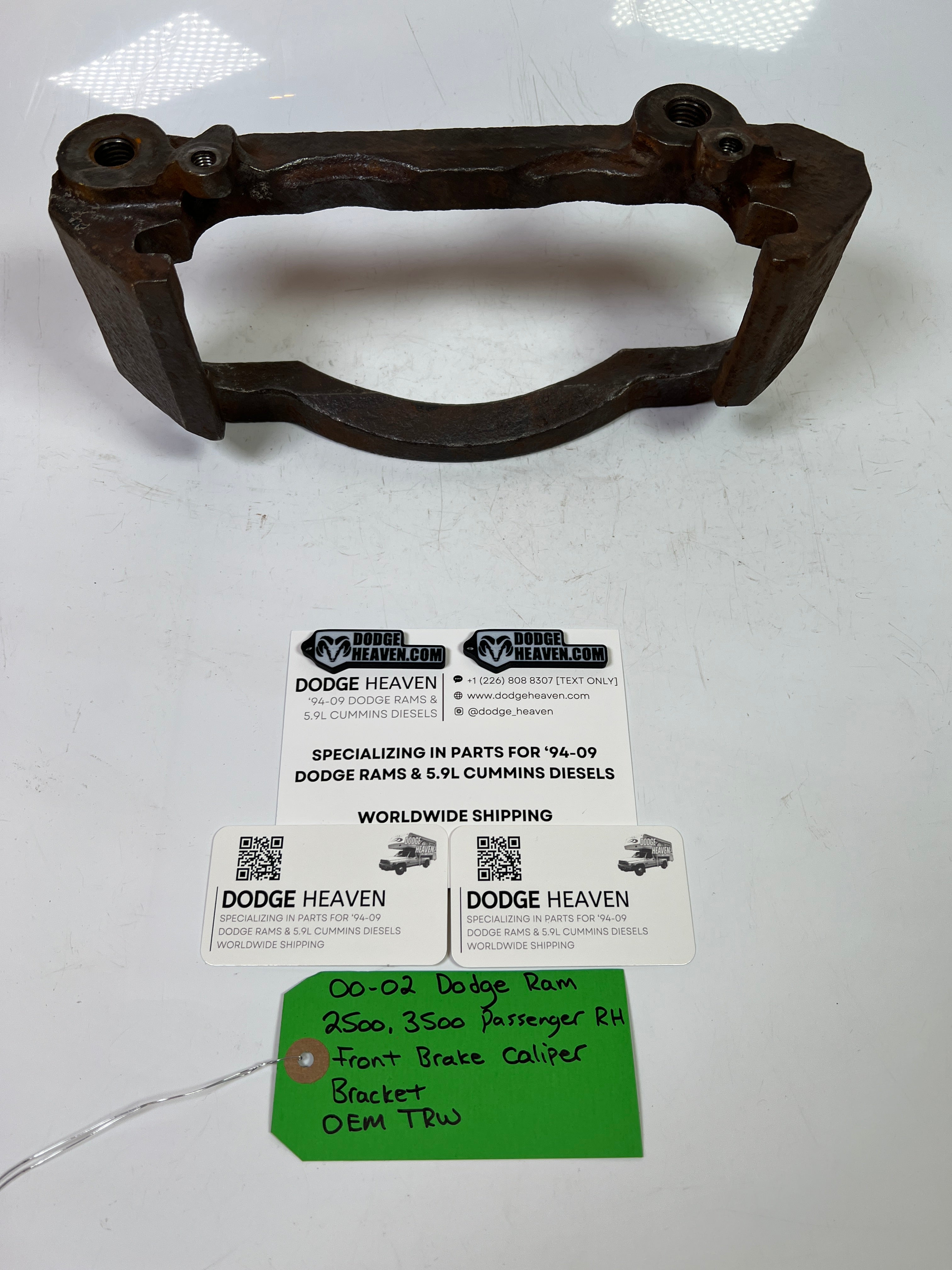 2000-2002 Dodge Ram 2500 3500 Passenger RH Front Brake Caliper Bracket