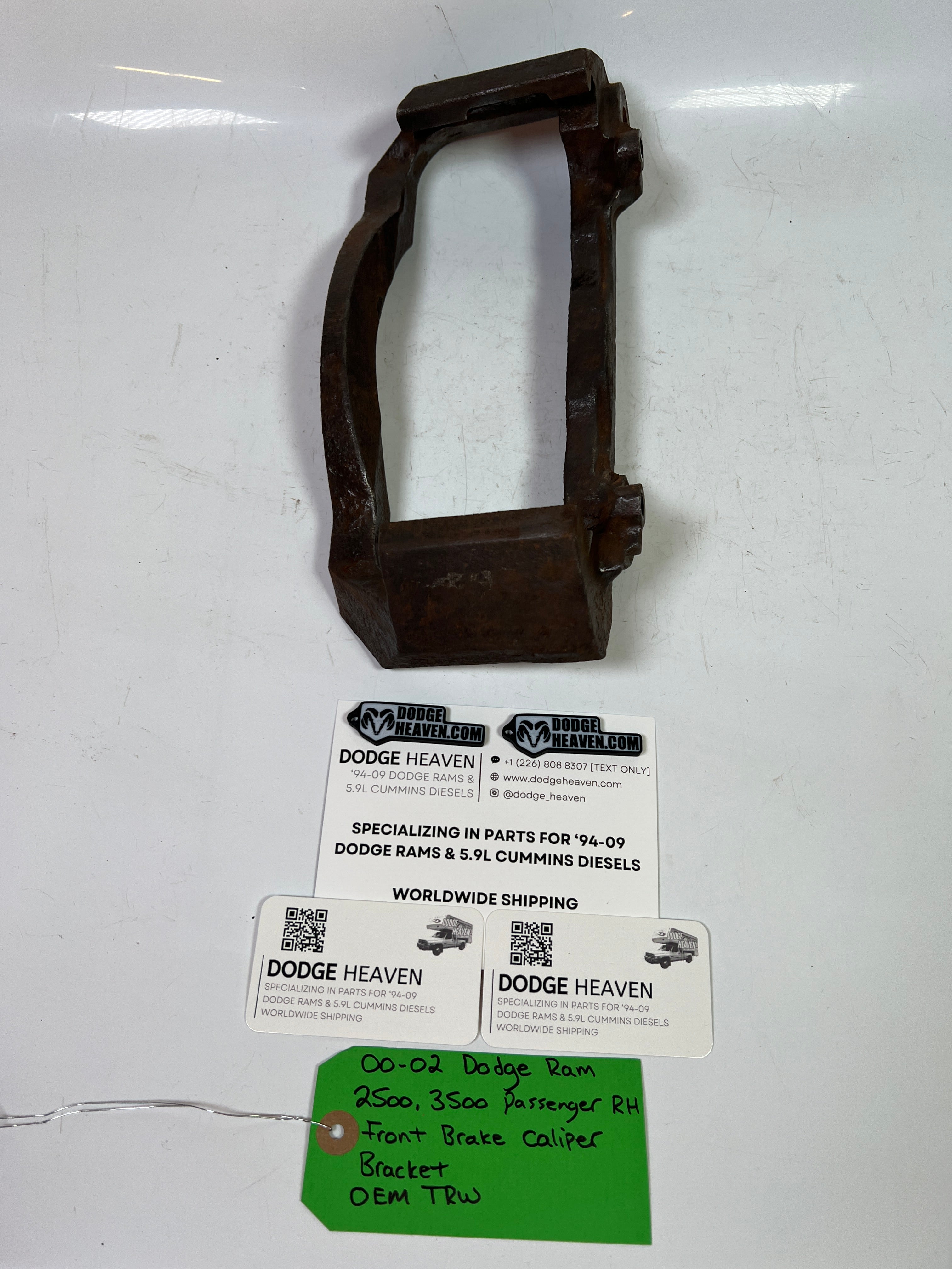 2000-2002 Dodge Ram 2500 3500 Passenger RH Front Brake Caliper Bracket