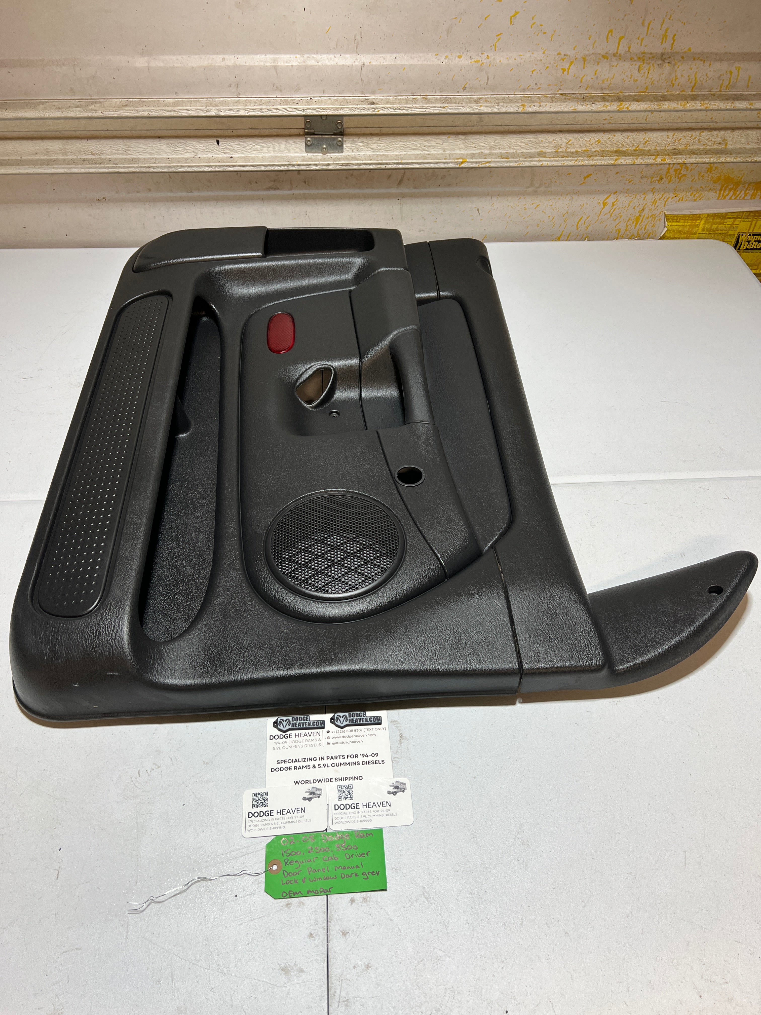 2003-2005 Dodge Ram 1500-3500 Regular Cab Driver Door Panel Manual Window
