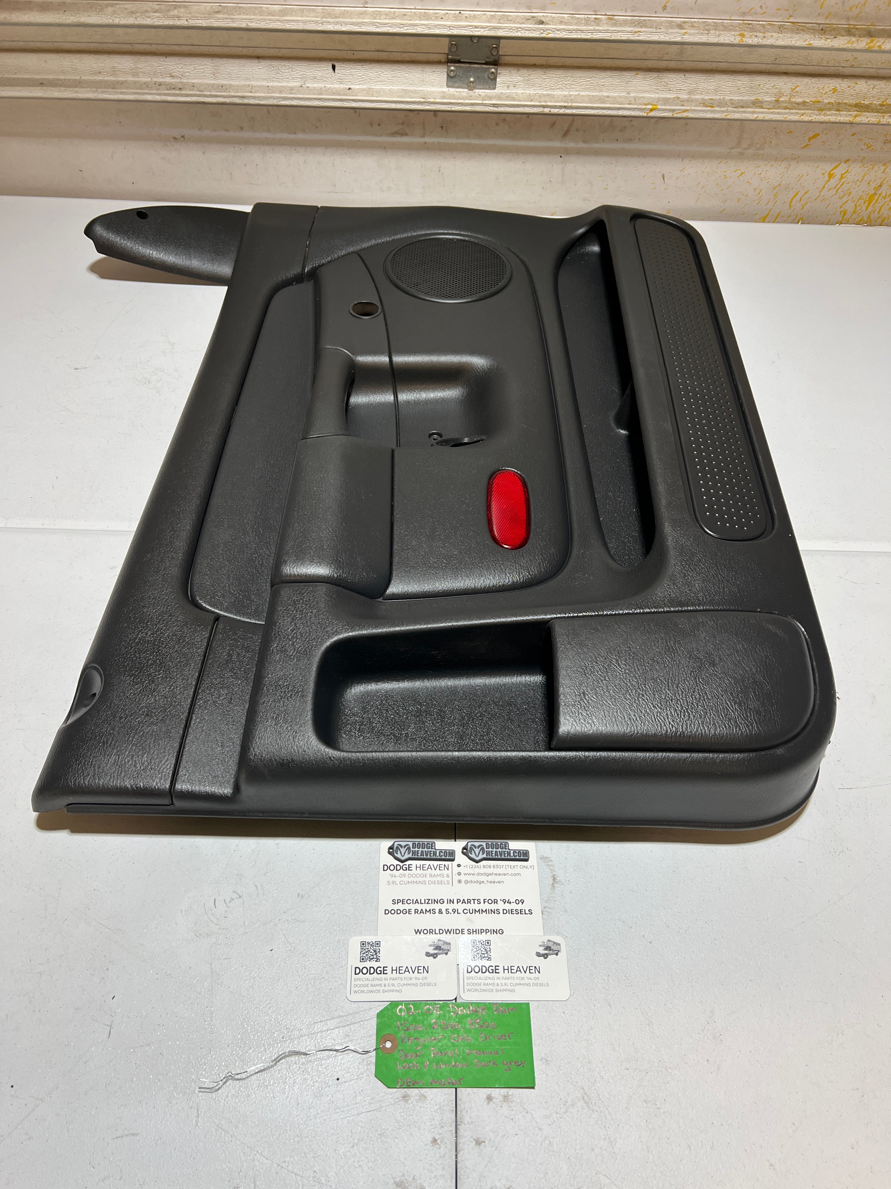 2003-2005 Dodge Ram 1500-3500 Regular Cab Driver Door Panel Manual Window