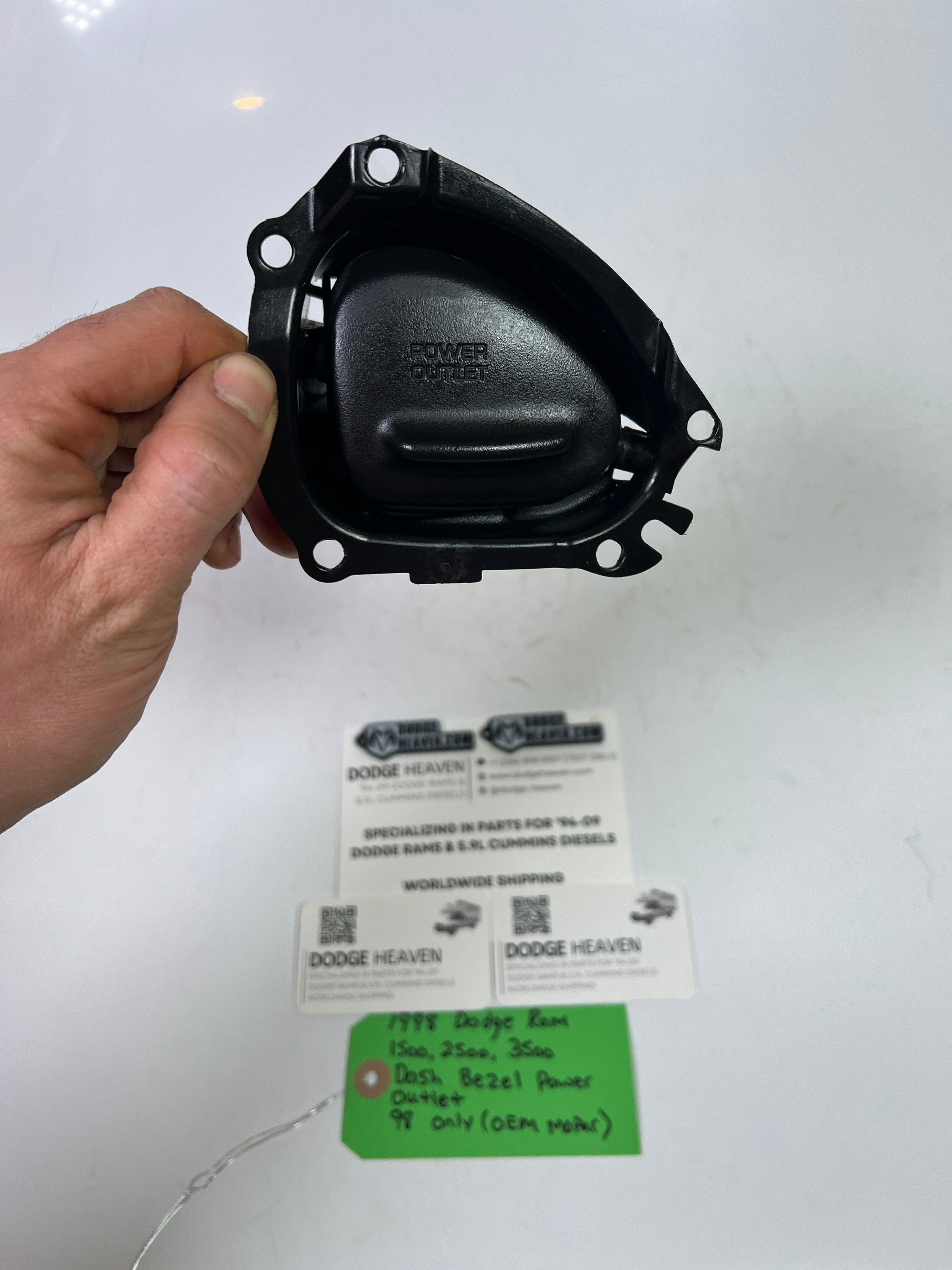 1998-1998 Dodge Ram 1500-3500 Dash Bezel Power Outlet
