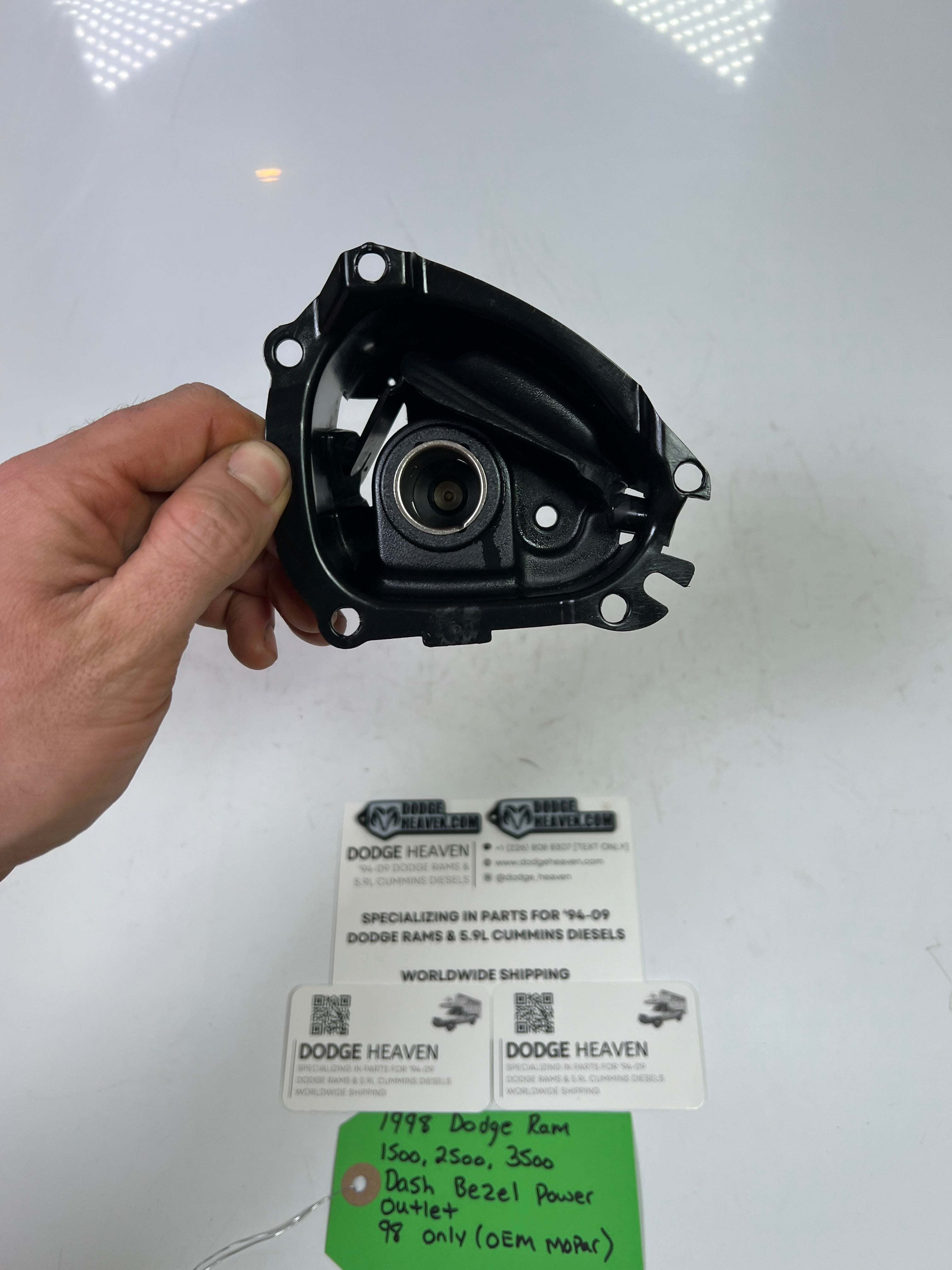 1998-1998 Dodge Ram 1500-3500 Dash Bezel Power Outlet