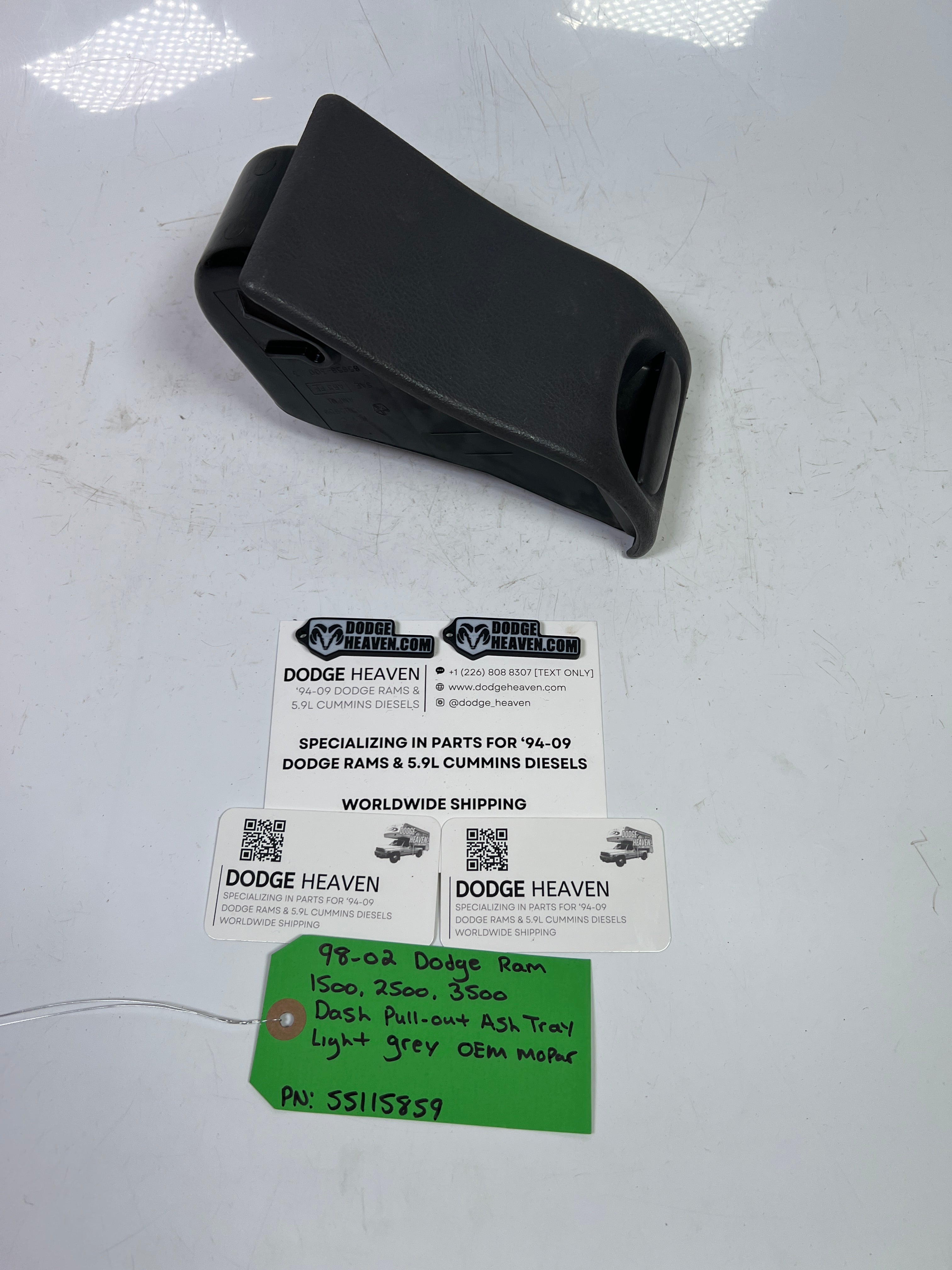 1998-2002 Dodge Ram 1500-3500 Dash Pull Out Ash Tray Light Grey