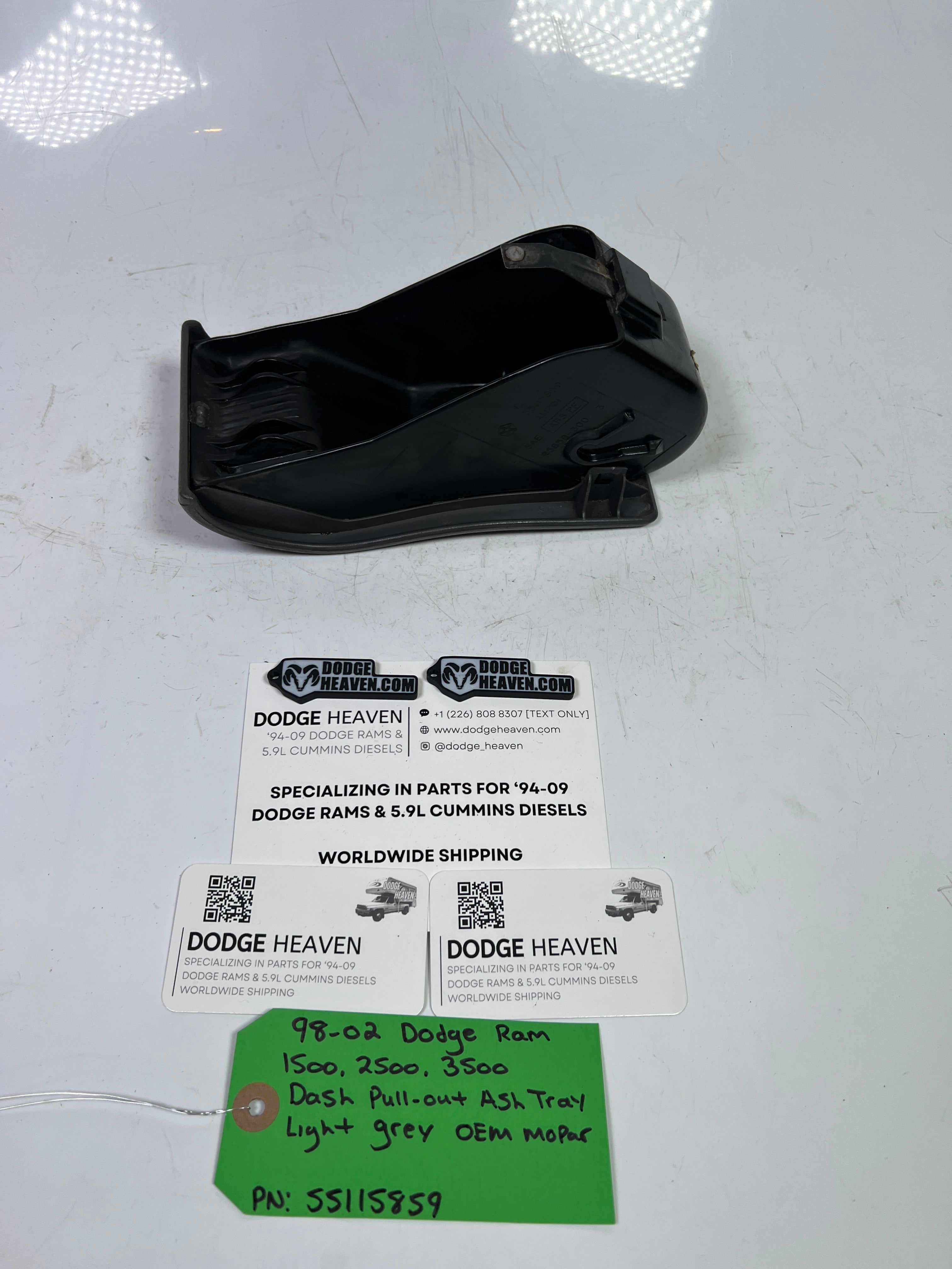 1998-2002 Dodge Ram 1500-3500 Dash Pull Out Ash Tray Light Grey