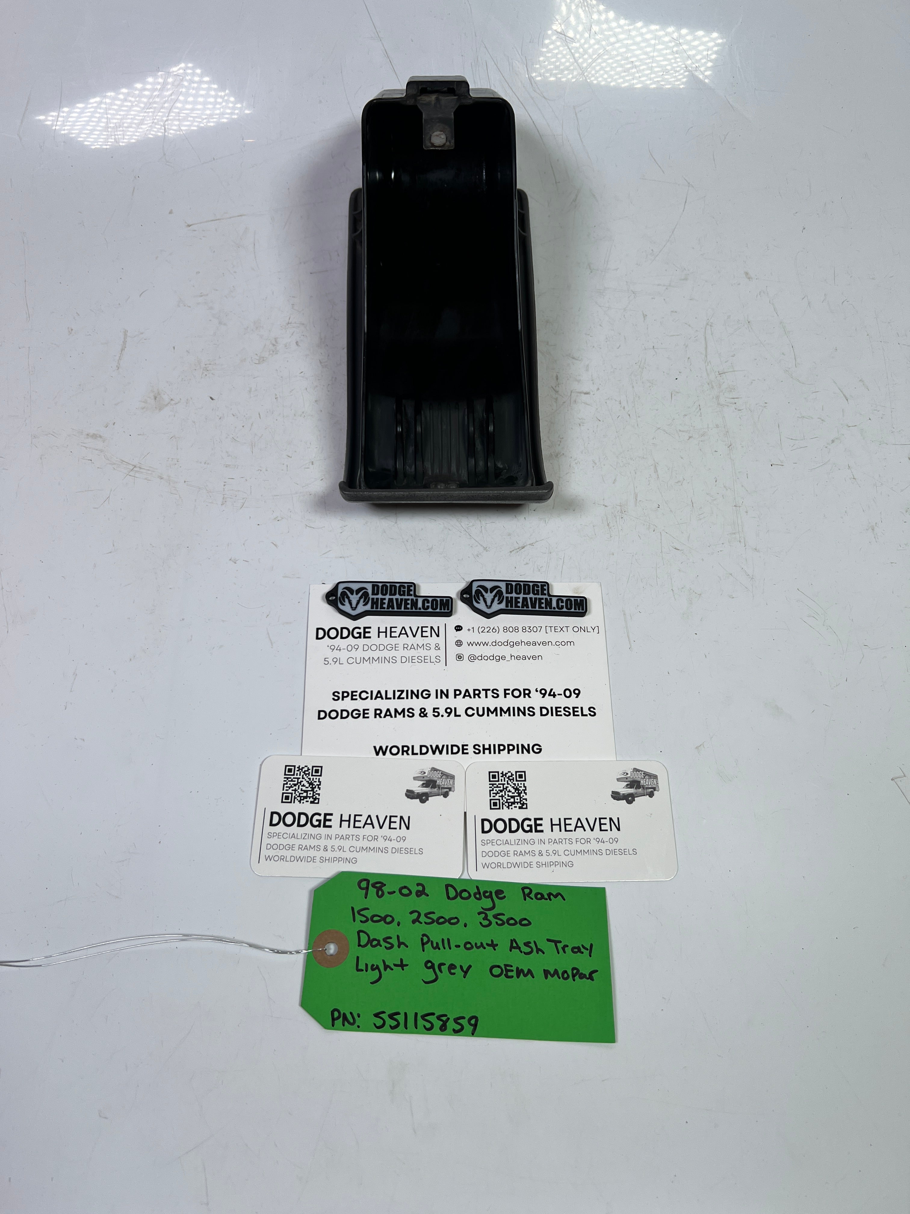 1998-2002 Dodge Ram 1500-3500 Dash Pull Out Ash Tray Light Grey