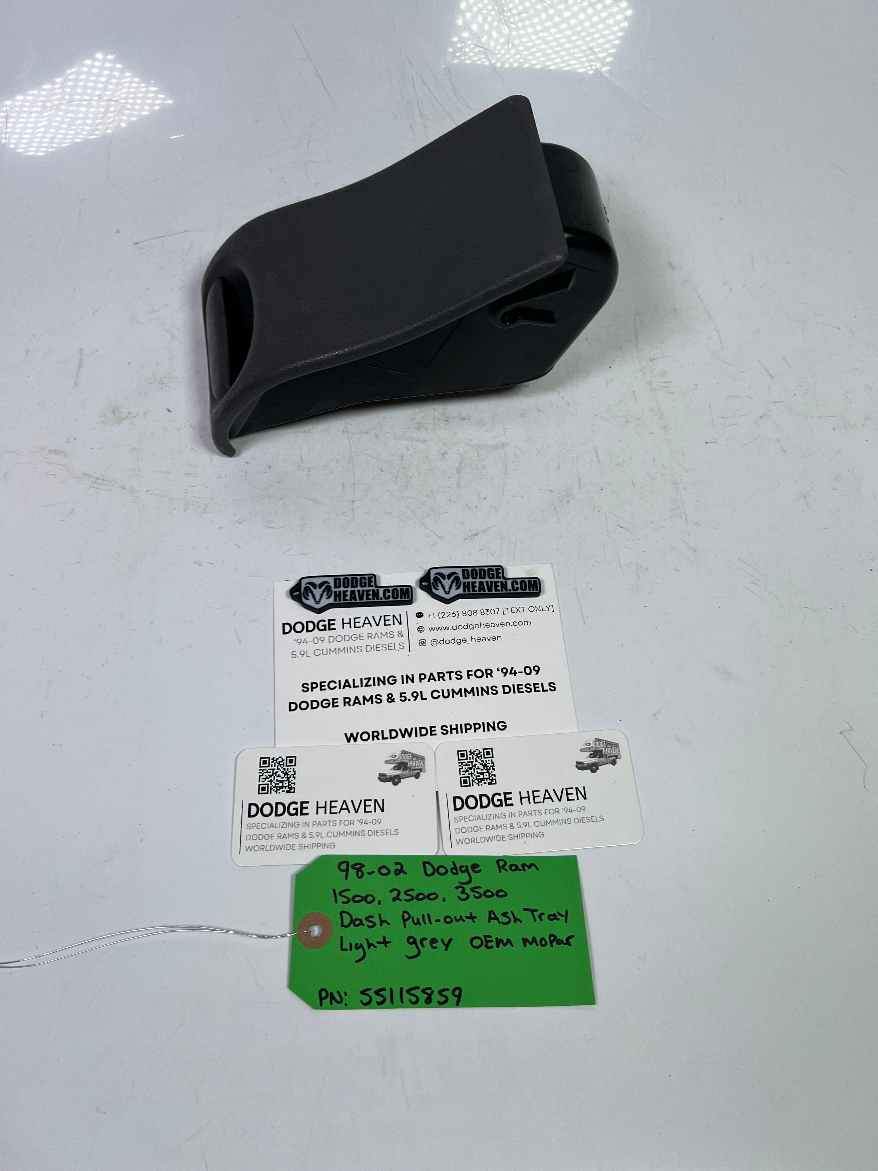 1998-2002 Dodge Ram 1500-3500 Dash Pull Out Ash Tray Light Grey